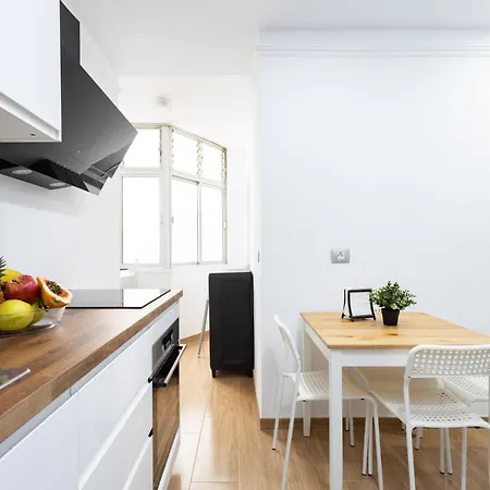 Home2book Design Black & White Cruz Apartment