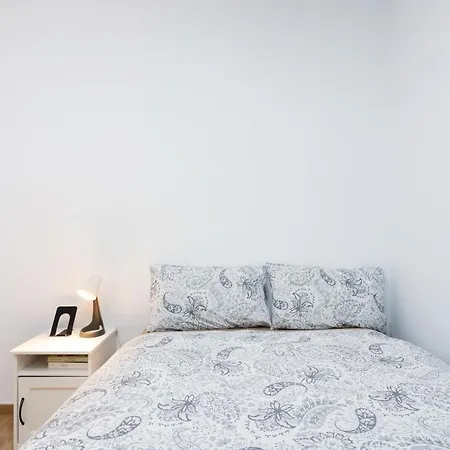 Apartment Home2book Design Black & White Cruz *